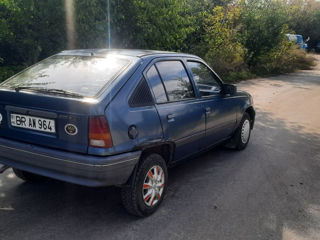 Opel Kadett foto 4