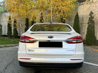 Ford Fusion foto 6