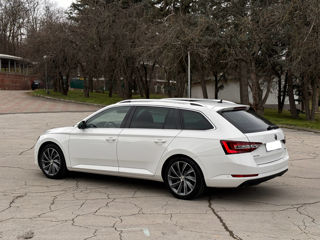 Skoda Superb foto 4