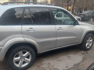 Toyota Rav 4 foto 4