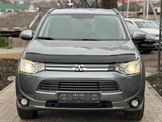 Mitsubishi Outlander foto 2