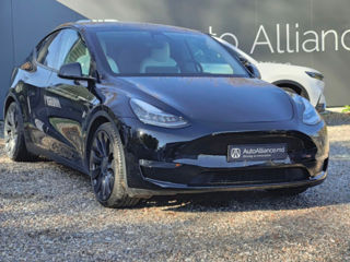 Tesla Model Y foto 3