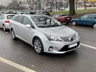 Toyota Avensis foto 2