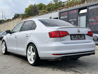 Volkswagen Jetta foto 4