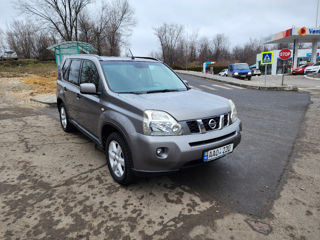 Nissan X-Trail foto 2