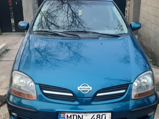 Nissan Almera Tino