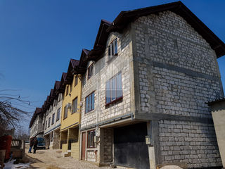 Buiucani - Townhouse - 3 nivele - 135 m.p - Constructie de cotilet -  (Subsol+terasa) - Pret nou !!! foto 6