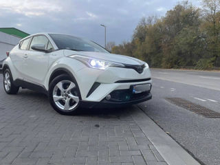 Toyota C-HR foto 10