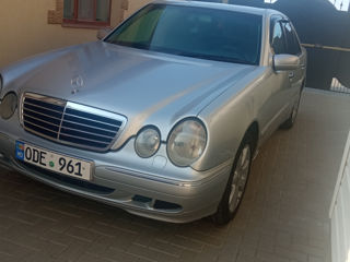 Mercedes E-Class foto 4