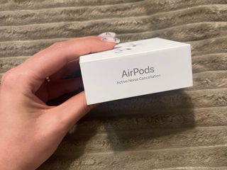 AirPods 4 Noi Sigilate Active Noise Cancellation foto 2