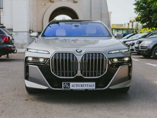 BMW 740d xDrive Sedan gri oxide foto 2