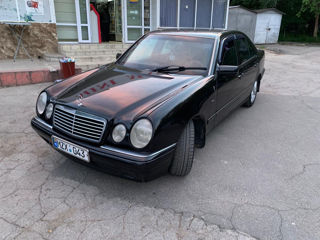 Mercedes E-Class foto 10