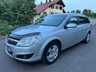 Opel Astra, 2010 г.