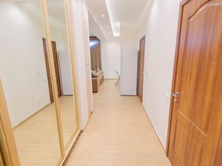 Apartament cu 2 camere, 75 m², Centru, Chișinău foto 4