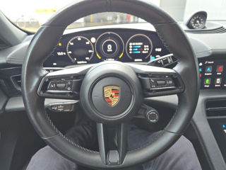 Porsche Taycan foto 4