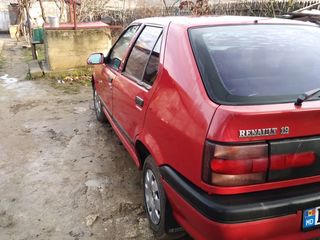 Renault 19 foto 3