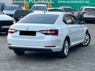 Skoda Superb foto 4