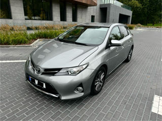 Toyota Auris foto 1