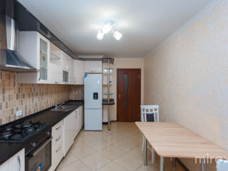 Apartament cu 3 camere, 95 m², Ciocana, Chișinău foto 3