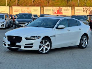 Jaguar XE foto 3