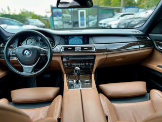 BMW 7 Series foto 8