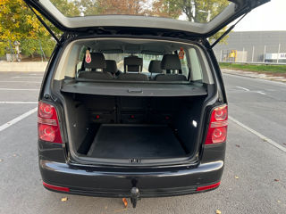 Volkswagen Touran foto 10