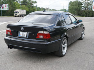 BMW 5 Series foto 6