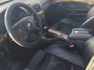 BMW 5 Series foto 5