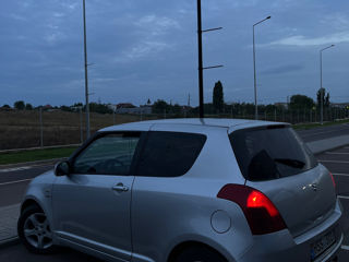 Suzuki Swift foto 4