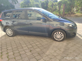 Renault Grand Scenic foto 3