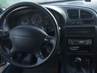 Mazda 323 foto 2