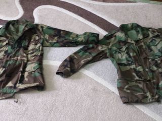 Se vinde scurta de camuflaj SUA si costum camuflaj material american complet!!!