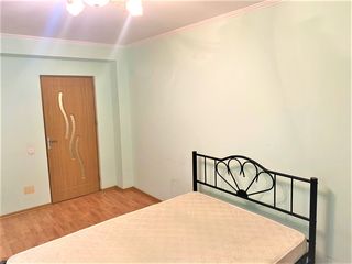 Apartament cu 2 camere, 90 m², Centru, Chișinău foto 4