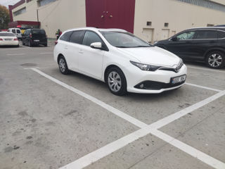 Toyota Auris foto 1