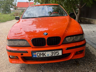 BMW 5 Series foto 10