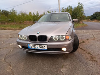 BMW 5 Series foto 3