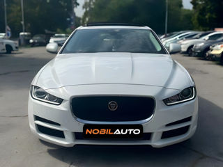 Jaguar XE foto 2