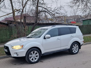 Mitsubishi Outlander foto 2