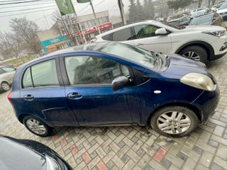 Toyota Yaris foto 2