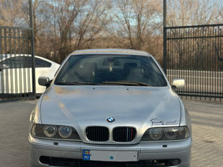 BMW 5 Series foto 2