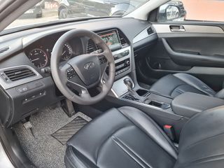 Hyundai Sonata foto 8