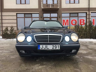 Mercedes E Class foto 2