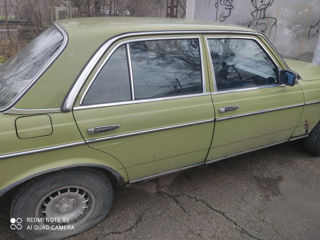 Mercedes Series (W123) foto 6