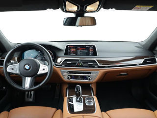 BMW 7 Series foto 8