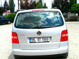 Volkswagen Touran foto 7