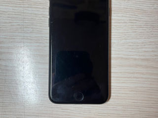 Продам IPhone  7