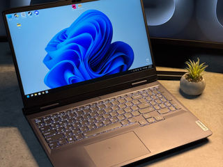 Lenovo LOQ RTX 4060 / i7-13700