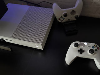 Xbox One s 512gb + подписка