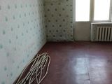 Apartament cu 3 camere, 50 m², Centru, Frunză, Ocnița foto 3