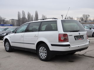 Volkswagen Passat foto 4